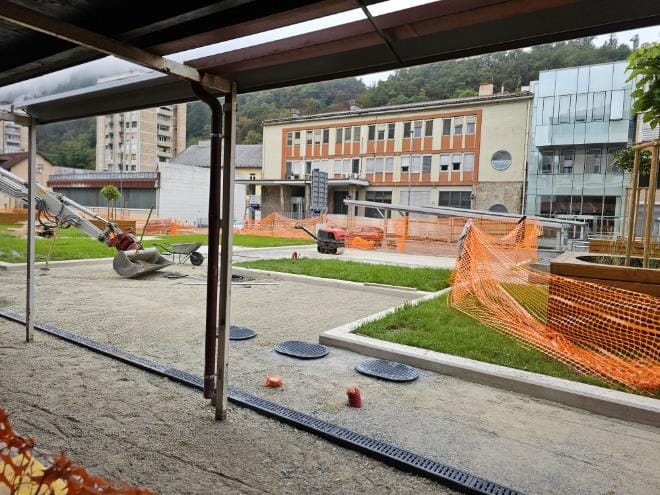 2_trg_revolucije_trbovlje_paviljoni