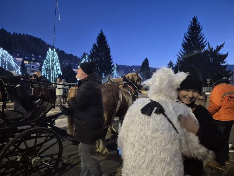 sprevod_dedka_mraza_trbovlje_december_2025_park_5_800x600