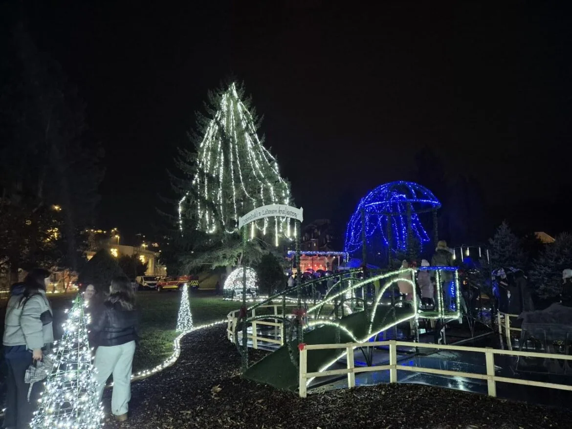 trbovlje_prizig_luck_park_razsvetljav_2_pravljicna_dezela_2025_1280x960 trbovlje_prizig_luck_park_razsvetljav_2_pravljicna_dezela_2025_1280x960