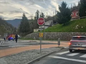 4_razlitje_hrastnik_krizisce_gasilci