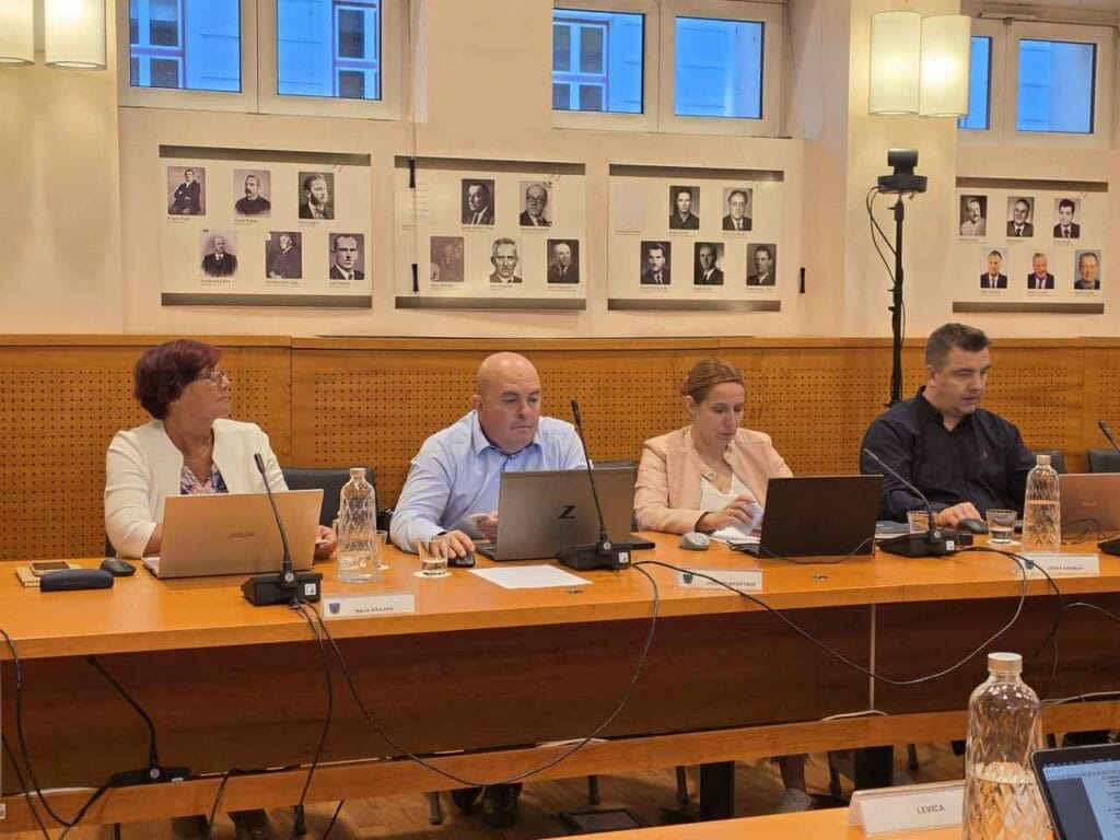 Očitki in nesporazumi na včerajšnji občinski seji