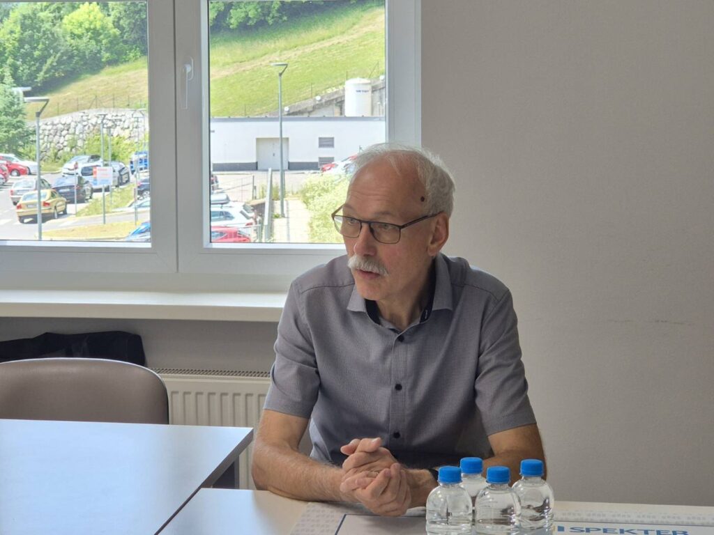 Zaposleni so se odločili skupaj z vodstvom