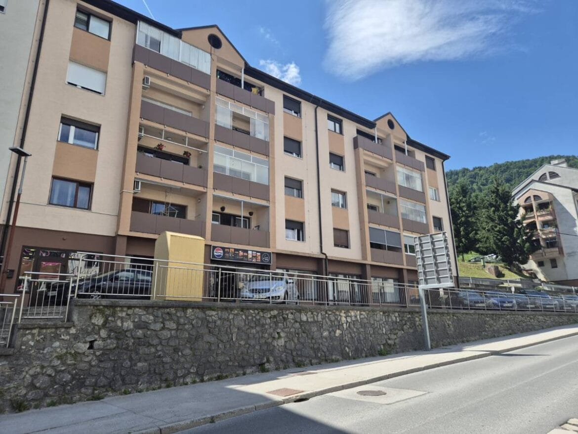 blok_Trg_Franca_Kozarja_Hrastnik