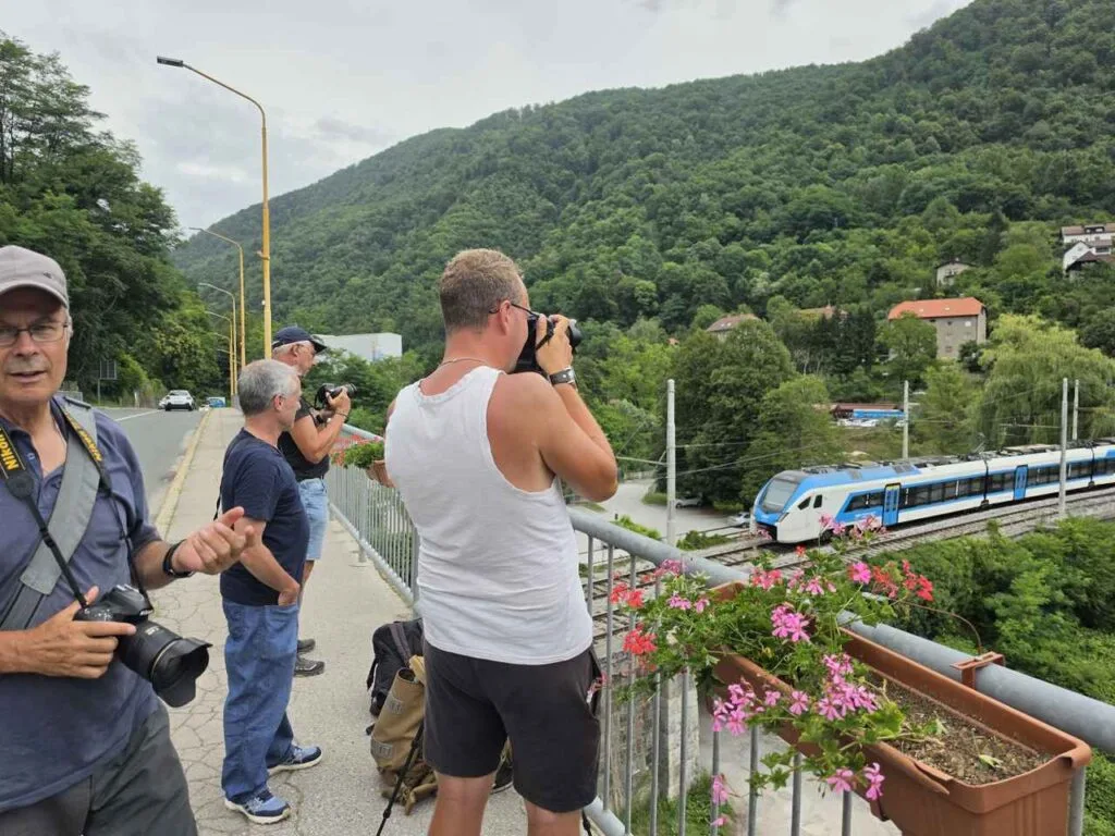 fotografi_iz_tujine_fotografiranje_vlakov_most_Hrastnik_julij_2026 (3)_1280x960