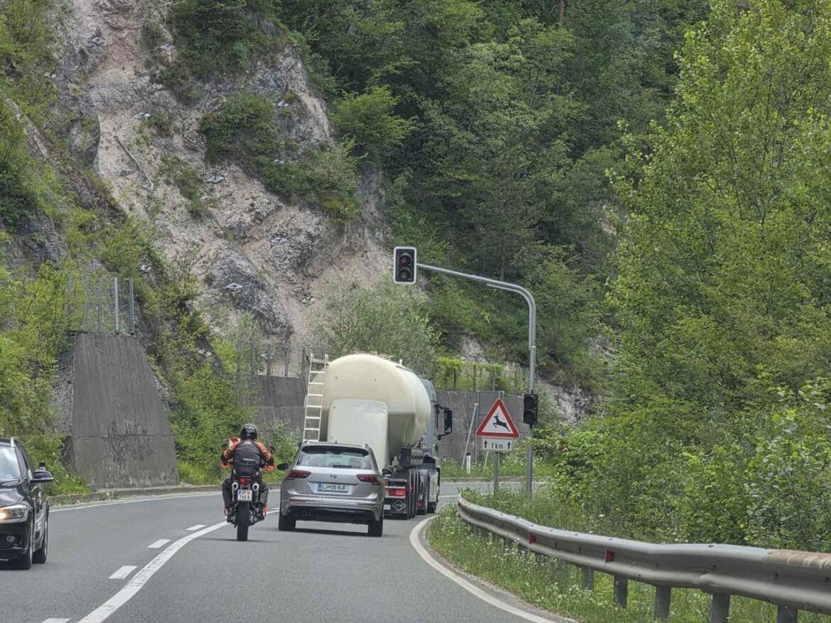 cesta_Zagorje-Trbovlje_G2-108_krizisce_motorist_julij_2026 (2)_1280x960