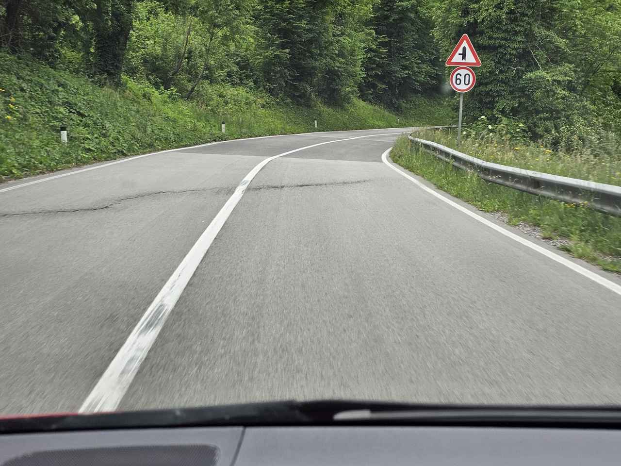 cesta_Litija-Zagorje_Renke_poskodovano_vozisve_maj_2026 (1)_1280x960