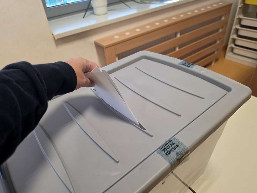 volitve_referendum_glasovanje_okraj_Litija_10_2026 (7)_1024x768