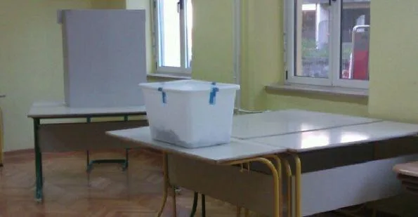 Večina glasov preštetih