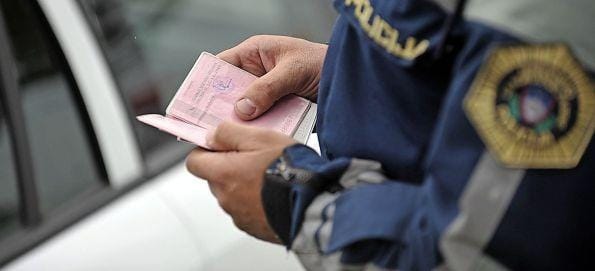 Na Izlakah zasegli ponarejene listine
