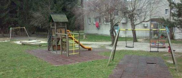 »To je otroško igrišče in ne pasje stranišče«