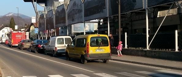 V vaji uspešno rešili vkleščena delavca