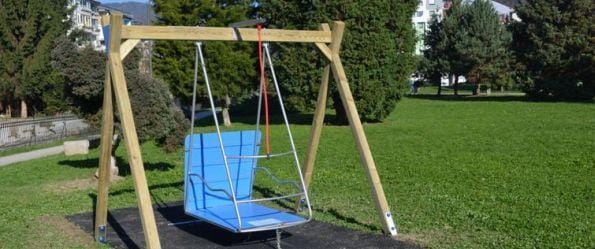 Gugalnica tudi za gibalno ovirane