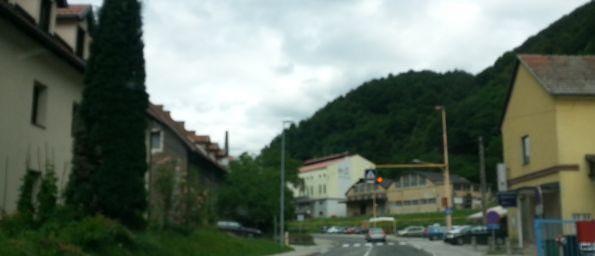 hrastnik4 V stanovanju našli mrtvo žensko