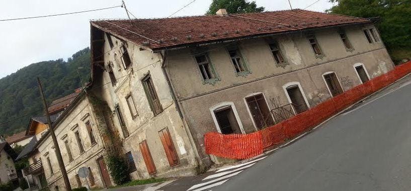 mihelčičeva3nasl Do kdaj bo še kazila mesto?