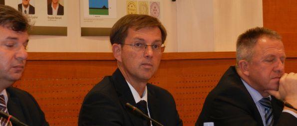 Obisk premierja brez rešitev	