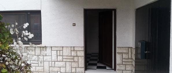 Previdno, če vas obišče neznanec