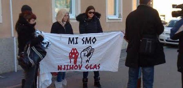 Protest pred trboveljskim sodiščem