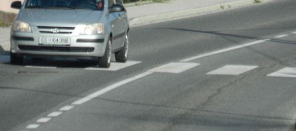 V dveh nesrečah poškodovane peške