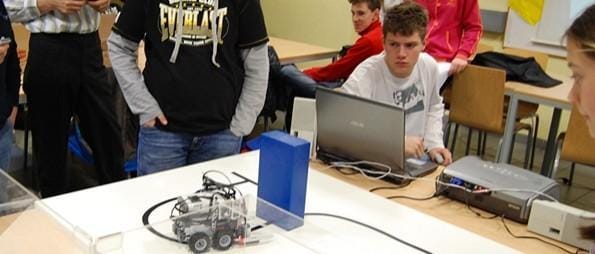 Šolarji tekmovali v robotiki
