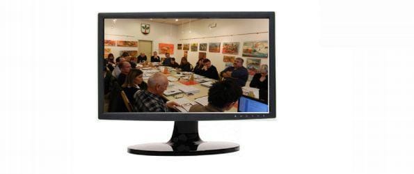 Boste gledali kaj svetniki počnejo na sejah?