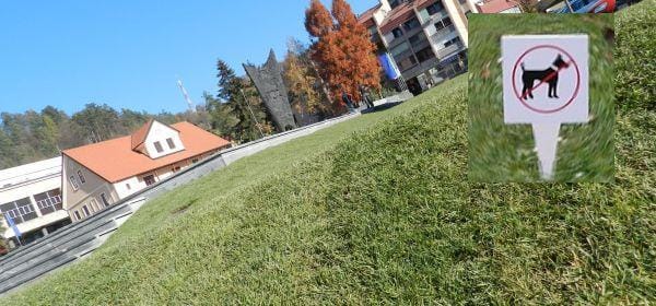 Občina bo umaknila sporne table!