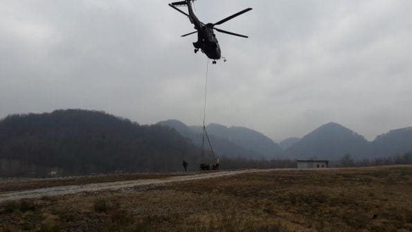 Spet pomoč vojaškega helikopterja
