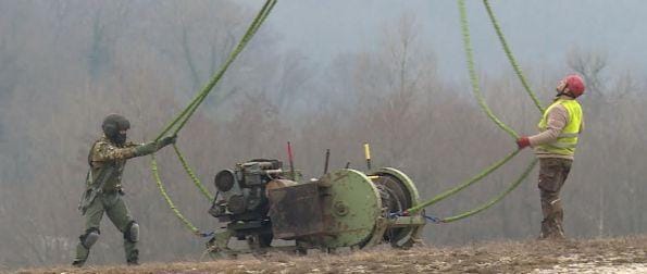 FOTO: Sanacija tudi s pomočjo helikopterja