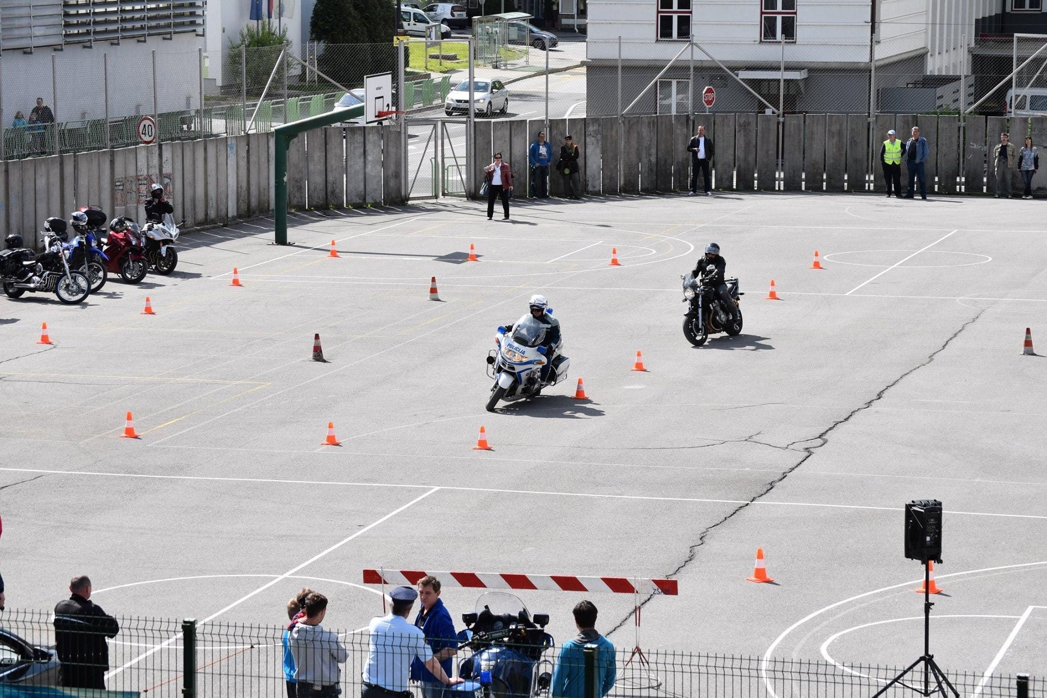 FOTO: Motoristi na cesto z novim znanjem