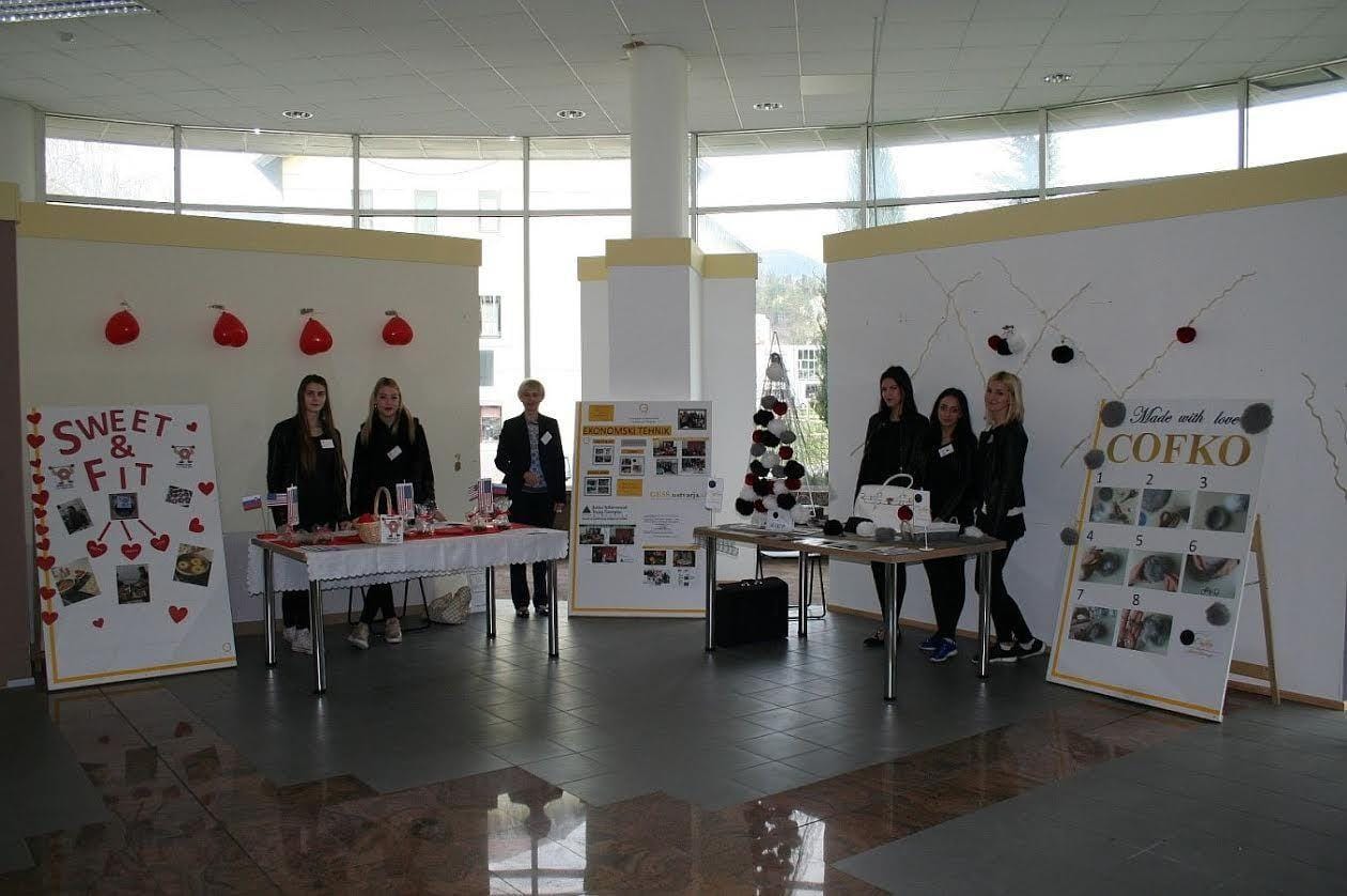 Dijaško podjetje na sejmu VEZ