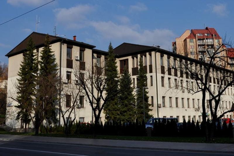 Sodišče zavrglo obtožnico zoper zagorskega zdravnika, ki je prodajal bele recepte