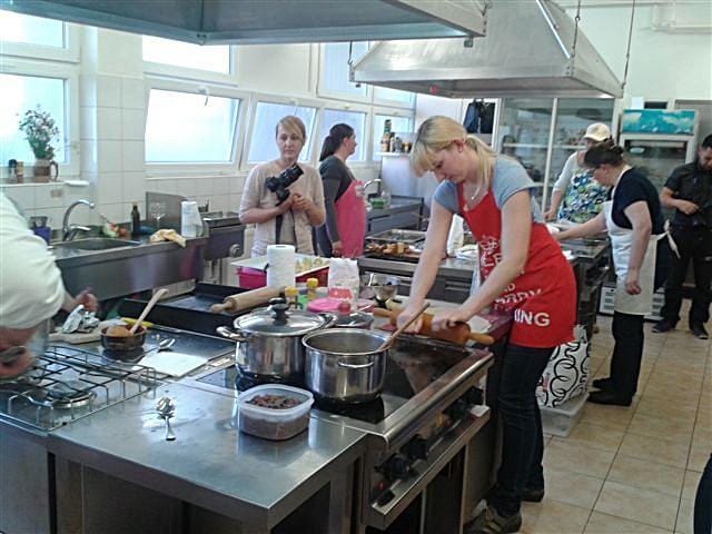 Zavihteli so kuhalnice