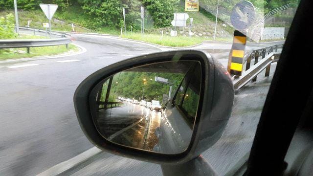 Nastajajo zastoji, odprt prehitevalni pas