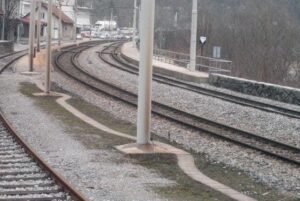 POZOR: nevarnost ob tirih in rudniških površinah