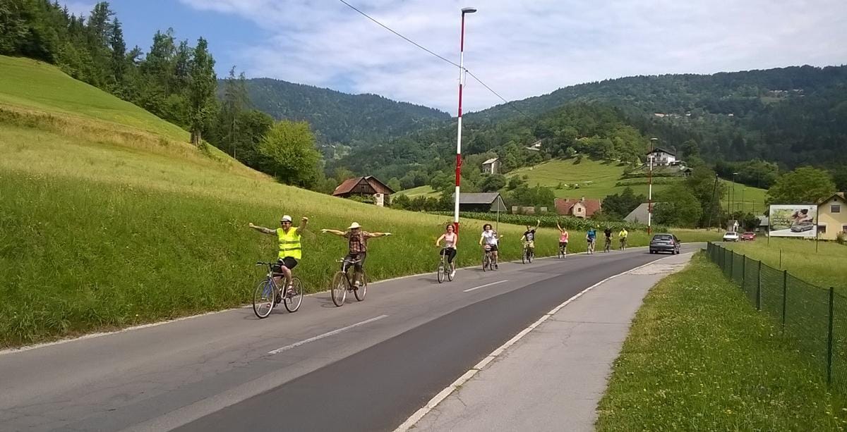 Gabričeva, Švagan in Jerič s kolesom v službo?