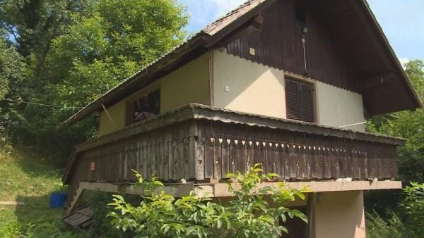 Osumljenec brutalnega umora za zapahi