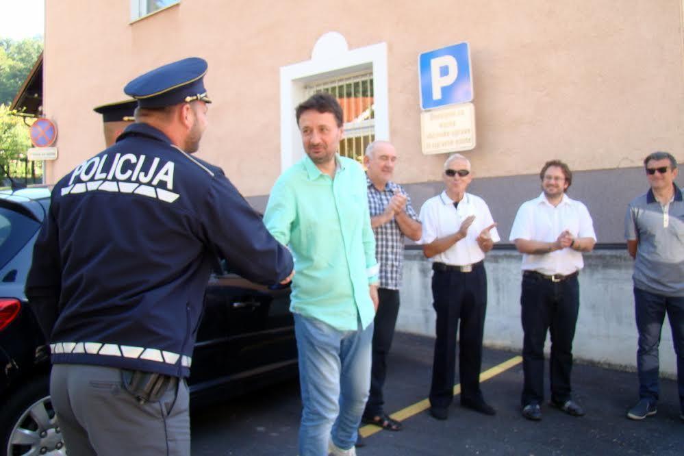 FOTO: Švagan komandirju predal električni motor