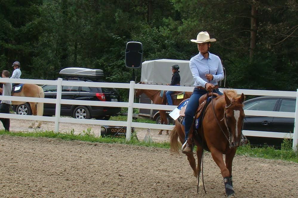 Konjeniški dan na "zlatem ranču"