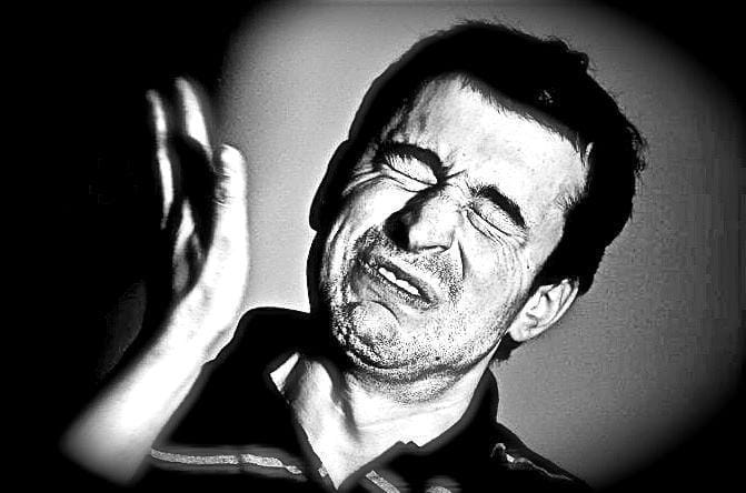 Udaril ga je in odšel