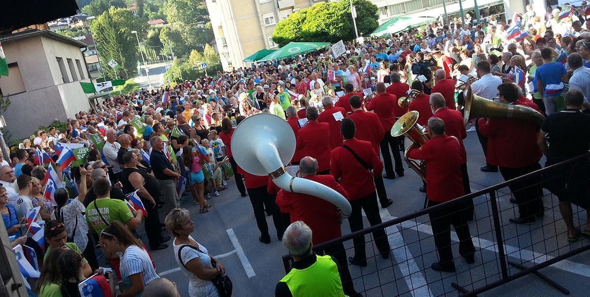 2500 Zasavcev vzklikalo Petru