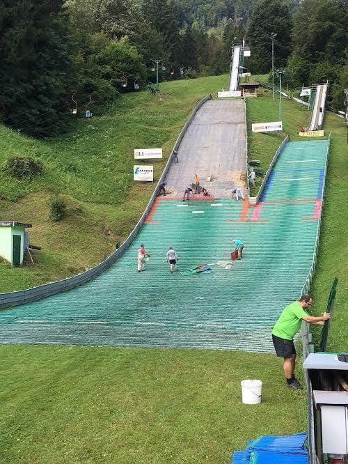 Nova obleka za kisovško skakalnico v delu