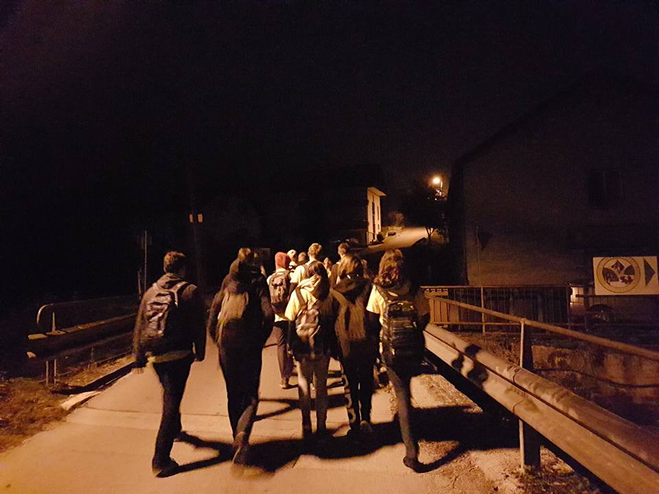 FOTO: Dijaki so v šolo pripešačili