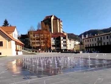 Na ploščadi se je poškodoval otrok, a nevarnosti ni