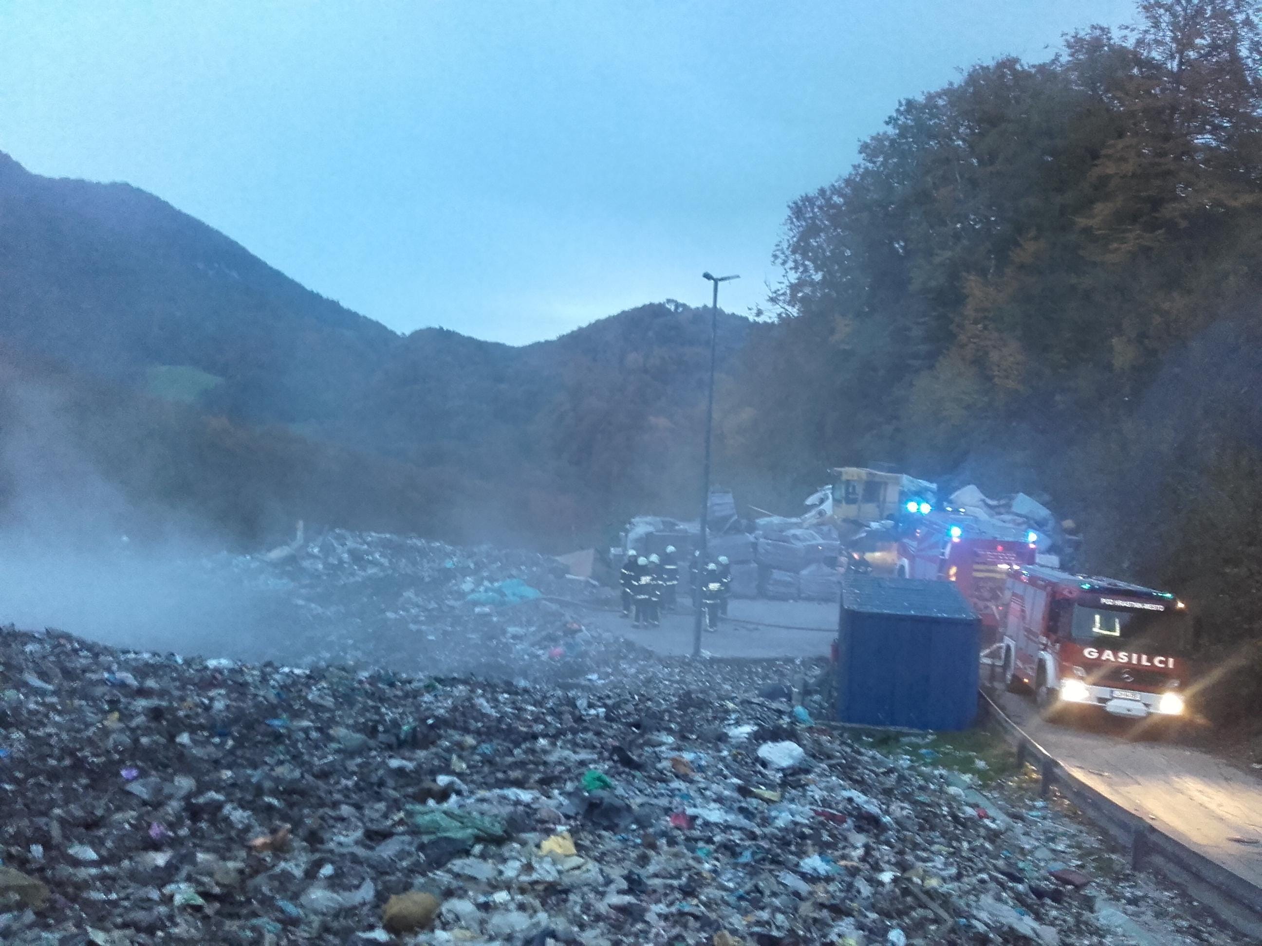 FOTO: Gasilci dvakrat na isto mesto