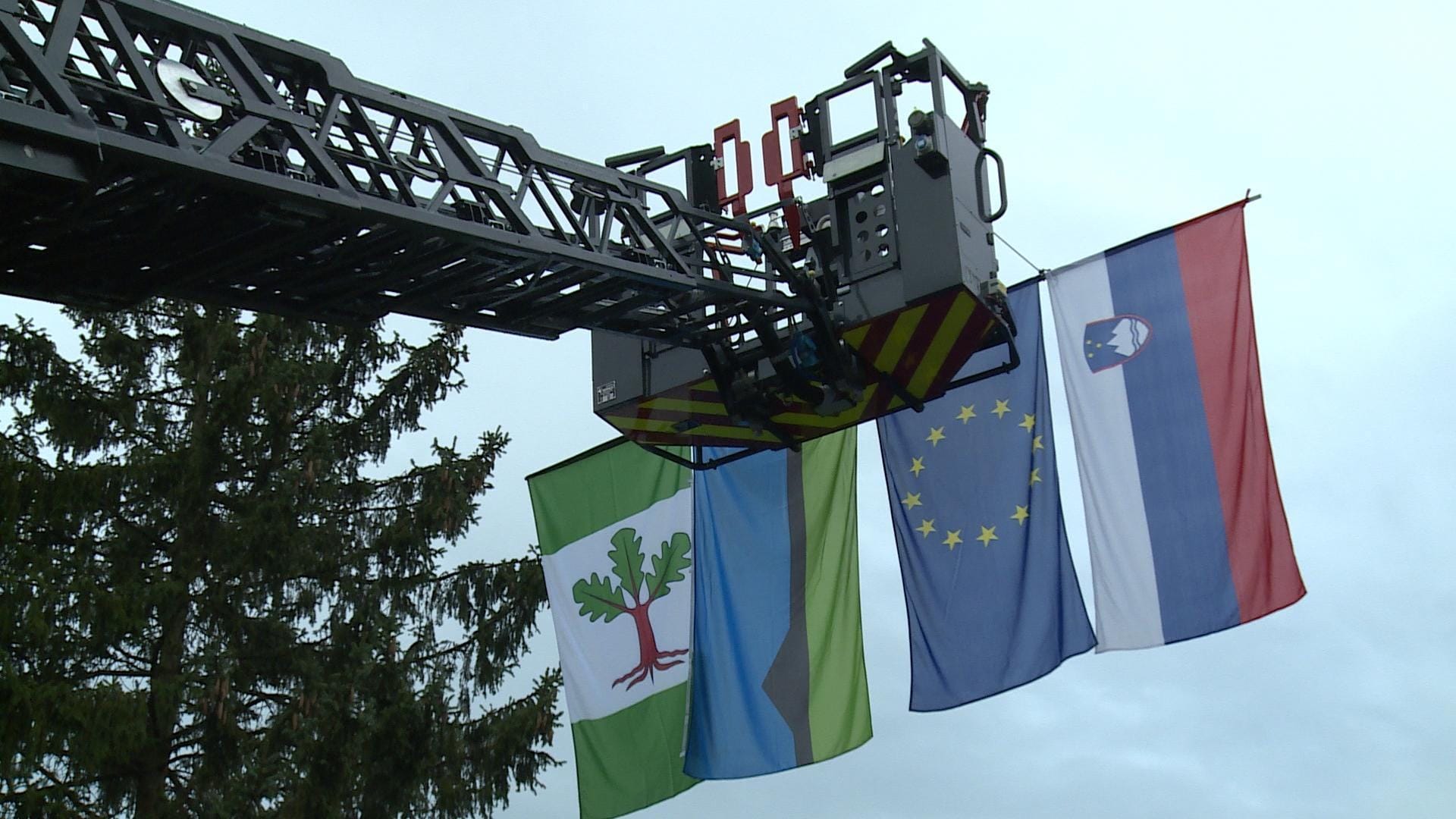 FOTO: Gasilska "makina" krščena
