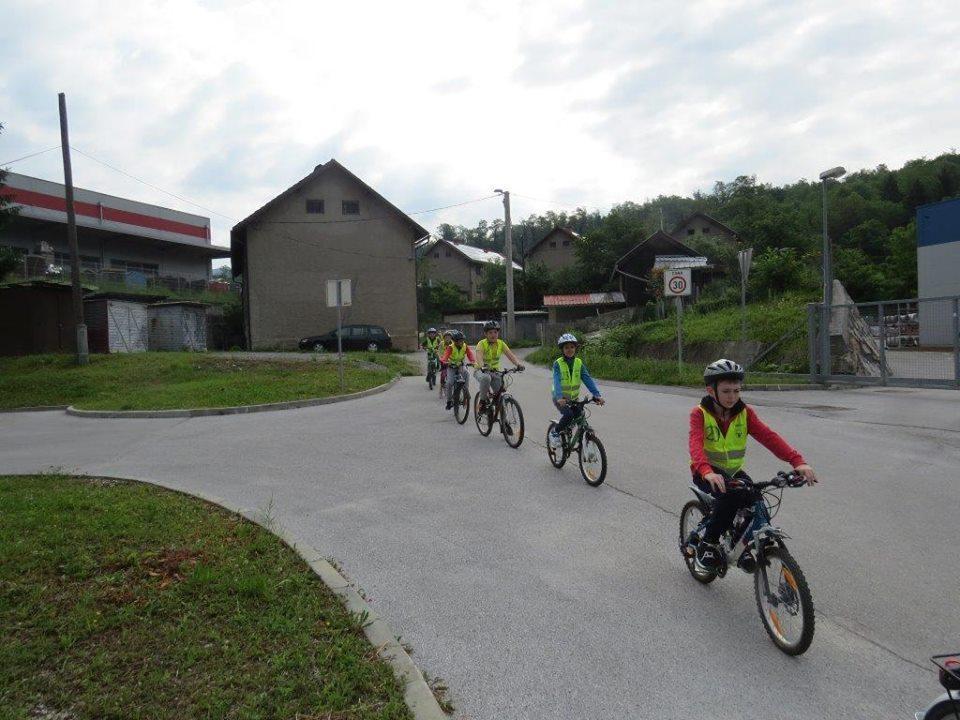 Učenci! V šolo NE s kolesom.