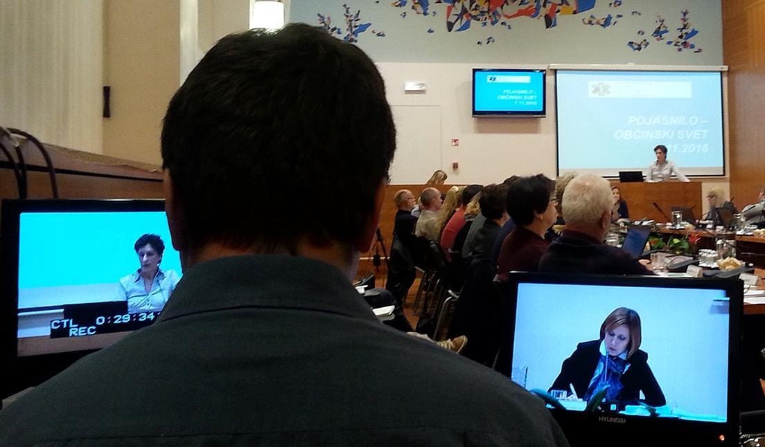 Razrešili direktorico