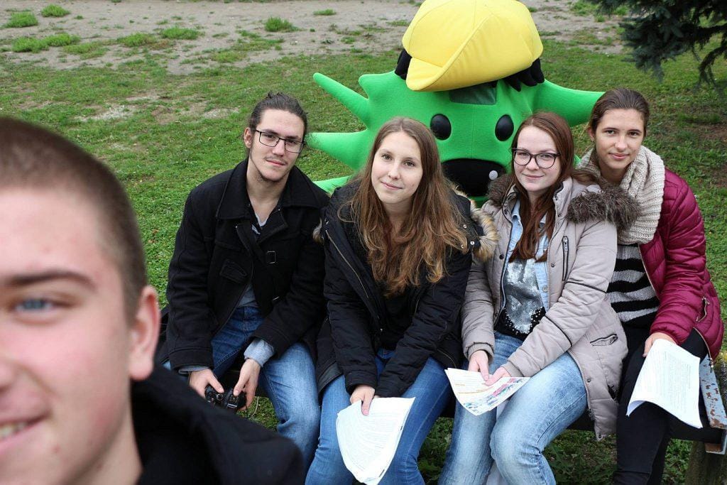 Gimnazijci za manj odpadkov