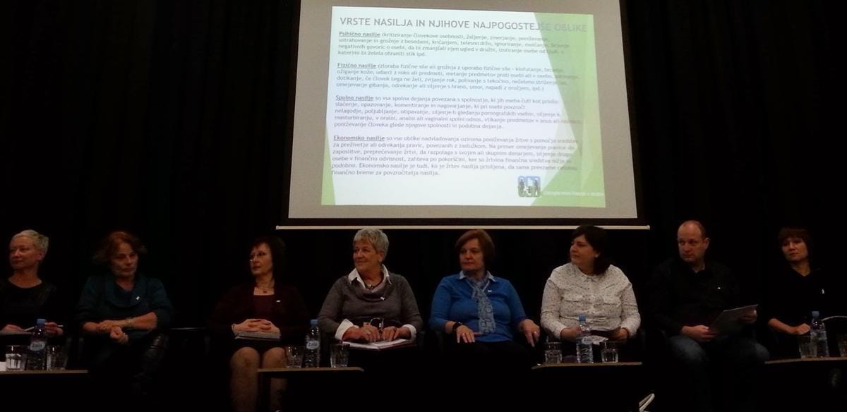 "Ne čakajte 7 let, kot jaz, preden sem se uprla nasilju moža"