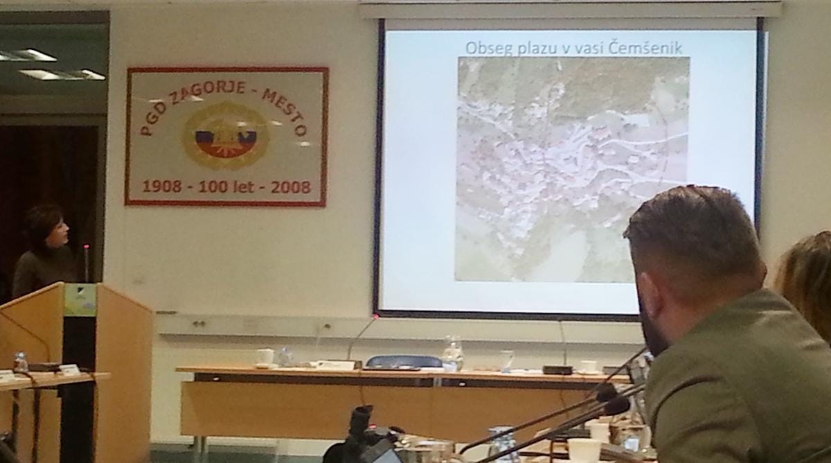 8 milijonov evrov, da ustavijo plaz in rešijo cerkev