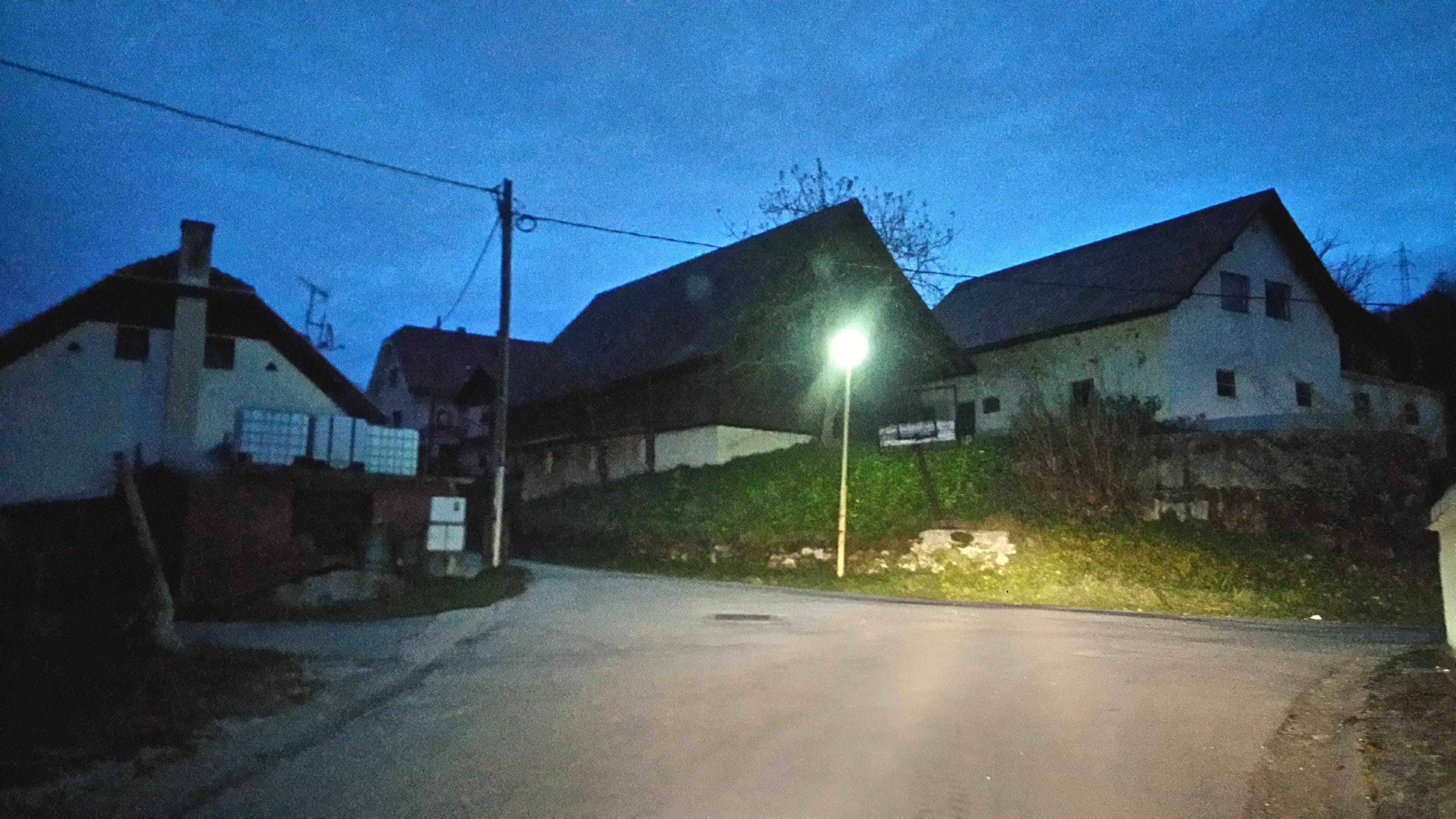 Skrivnostno bobnenje straši krajane